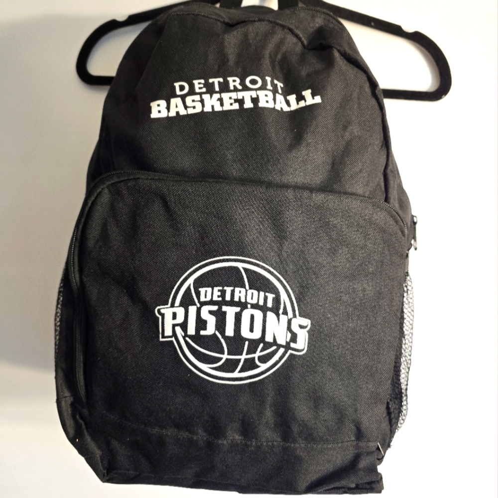 DETROIT PISTONS LOGO BASKETBALL TEAM MERCHANNDISE BLACK BACKPACK MESH POCKETS